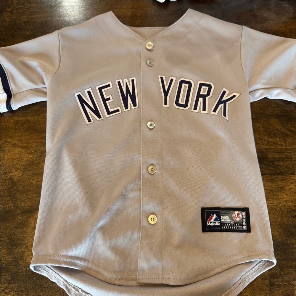 Majestic Kids New York Gray Button-Up Jersey